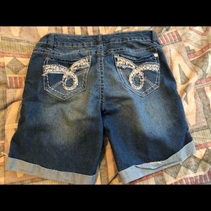 Truce shorts